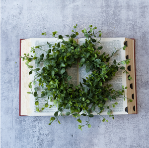 14 Inch Vinca Leaf Candle Ring.