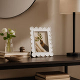 Resin with Decorative Scalloped Edge Picture Frame